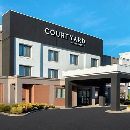 Courtyard Newburgh Stewart Airport Hotel Exterior photo