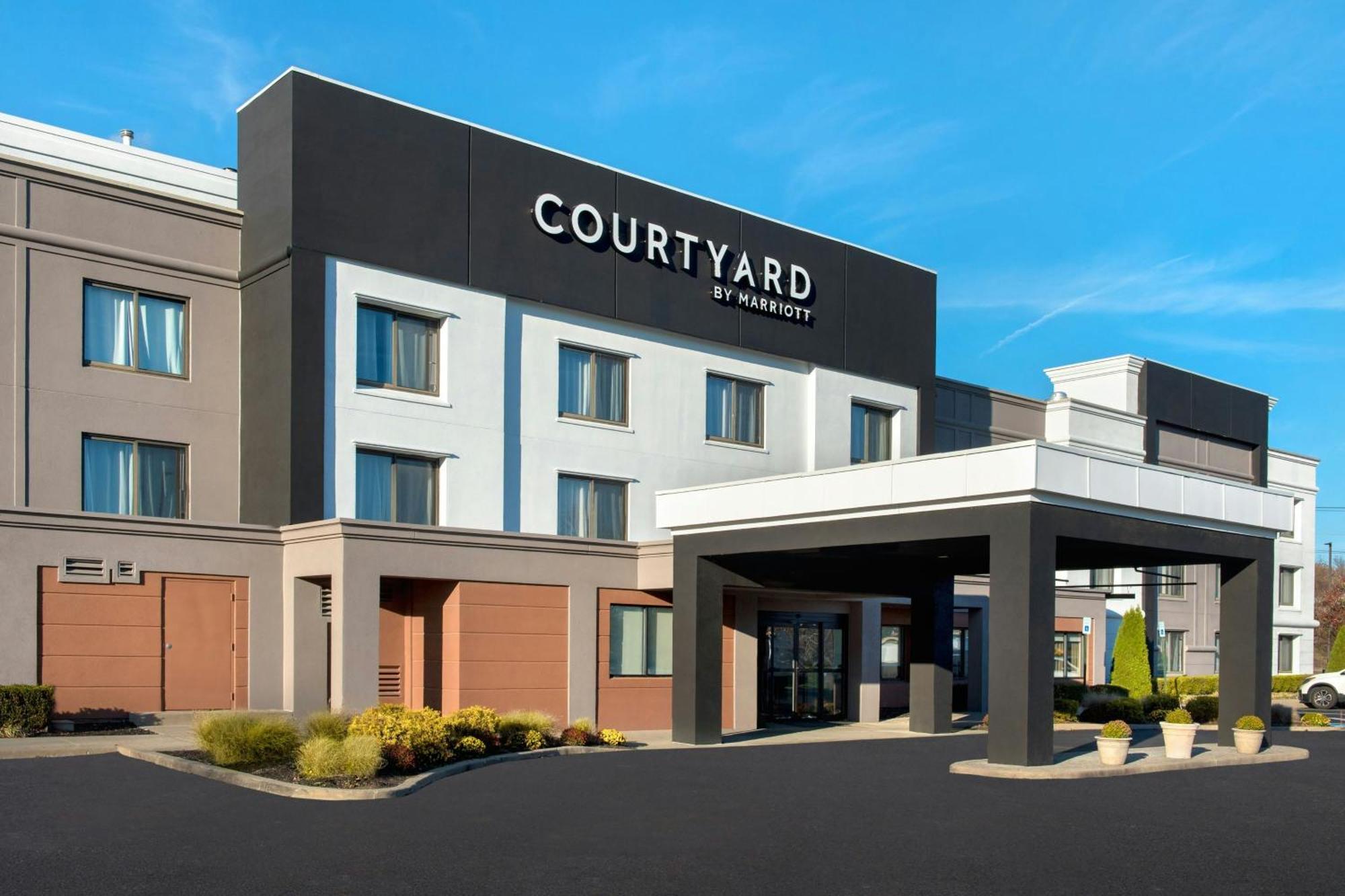 Courtyard Newburgh Stewart Airport Hotel Exterior photo